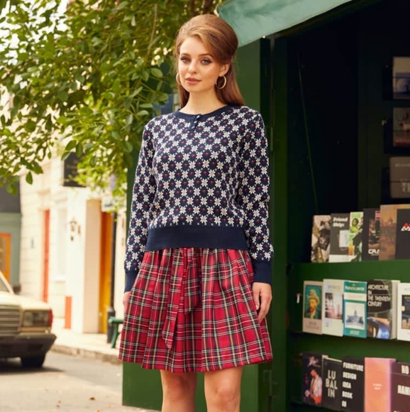 ModCloth (Pretty Vacant) When You Snow, You Snow Sweater - Picture 2 of 9